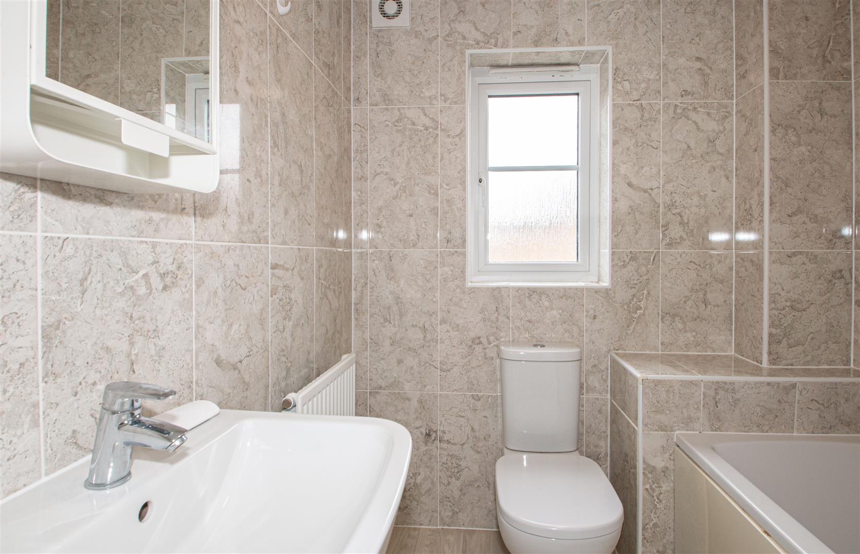 4 bed property in Aquila Gardens, Milton Keynes